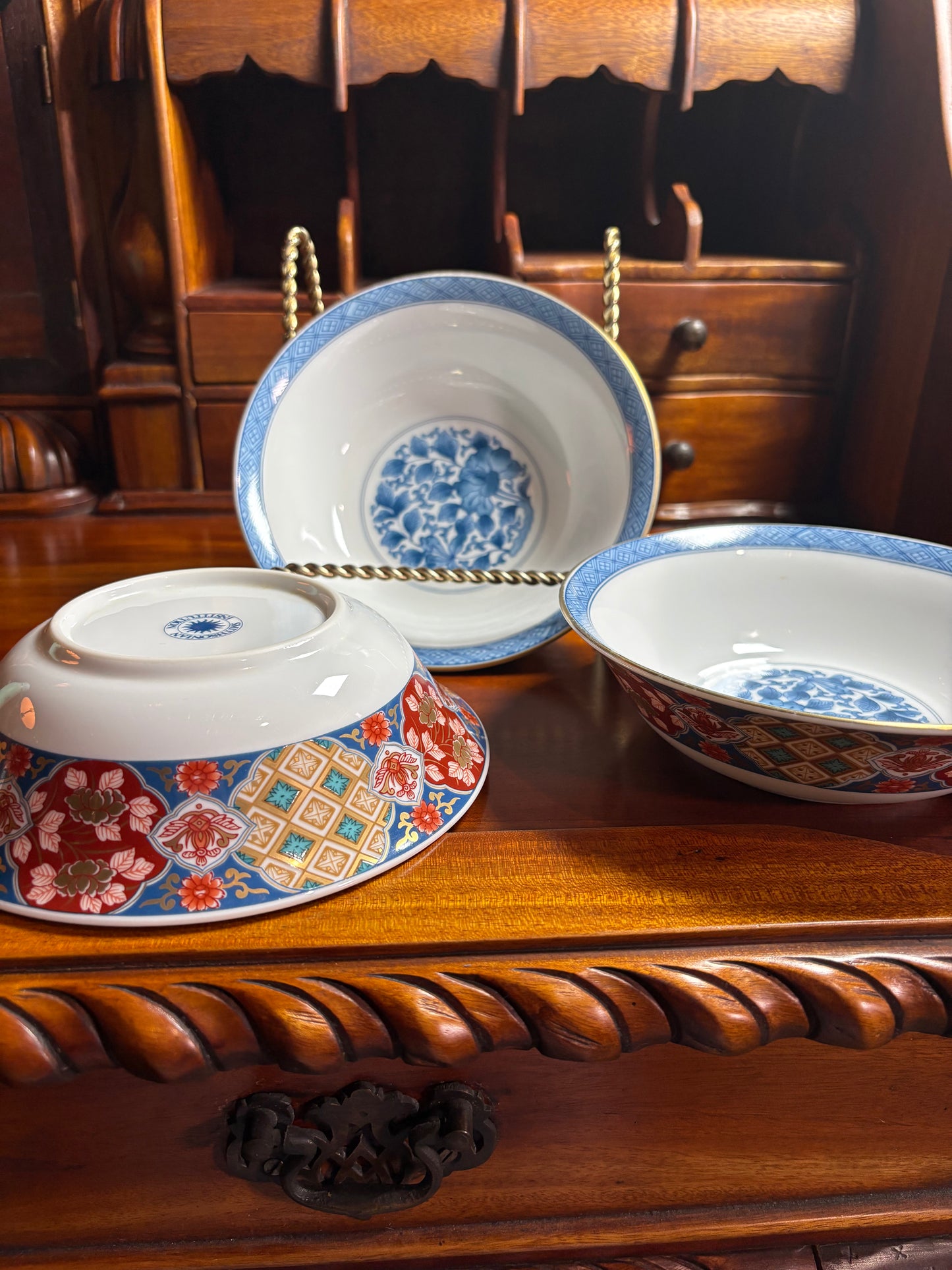 Smithsonian Imari Porcelain Bowl Set