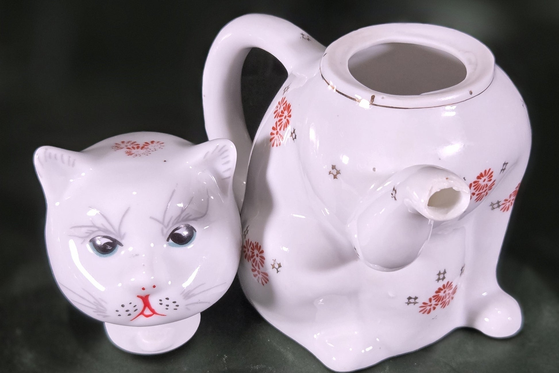 Maneki-neko Cat Teapot