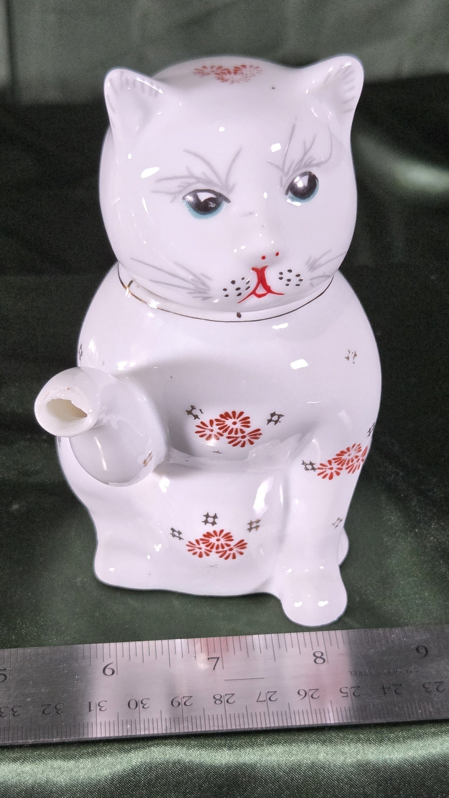 Maneki-neko Cat Teapot