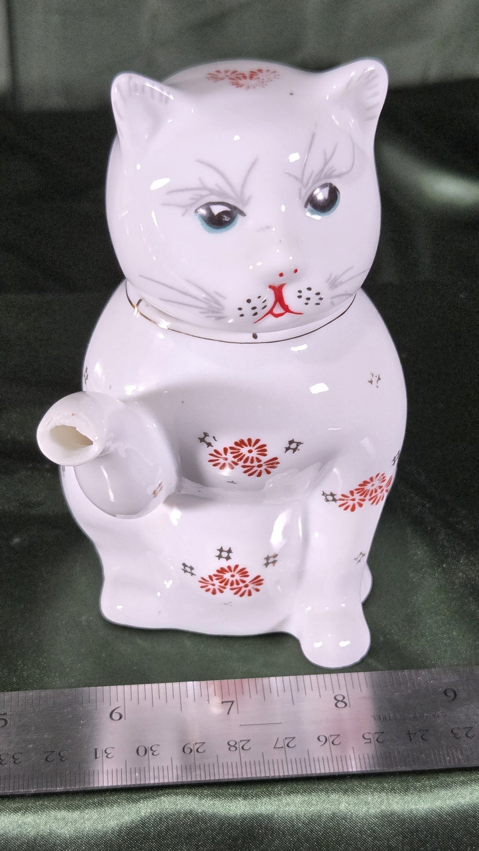 Maneki-neko Cat Teapot