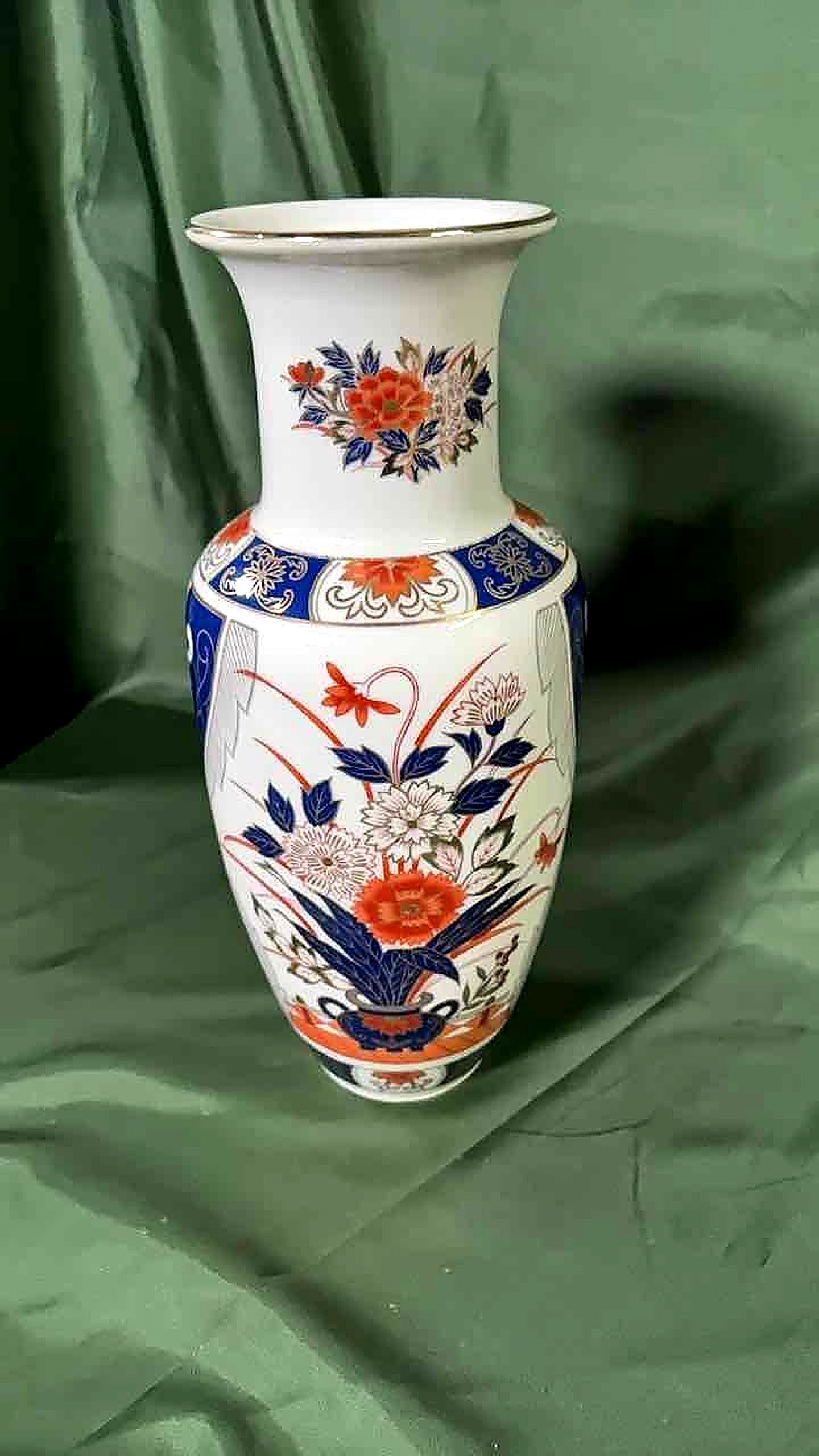 Orient Inc. Vase