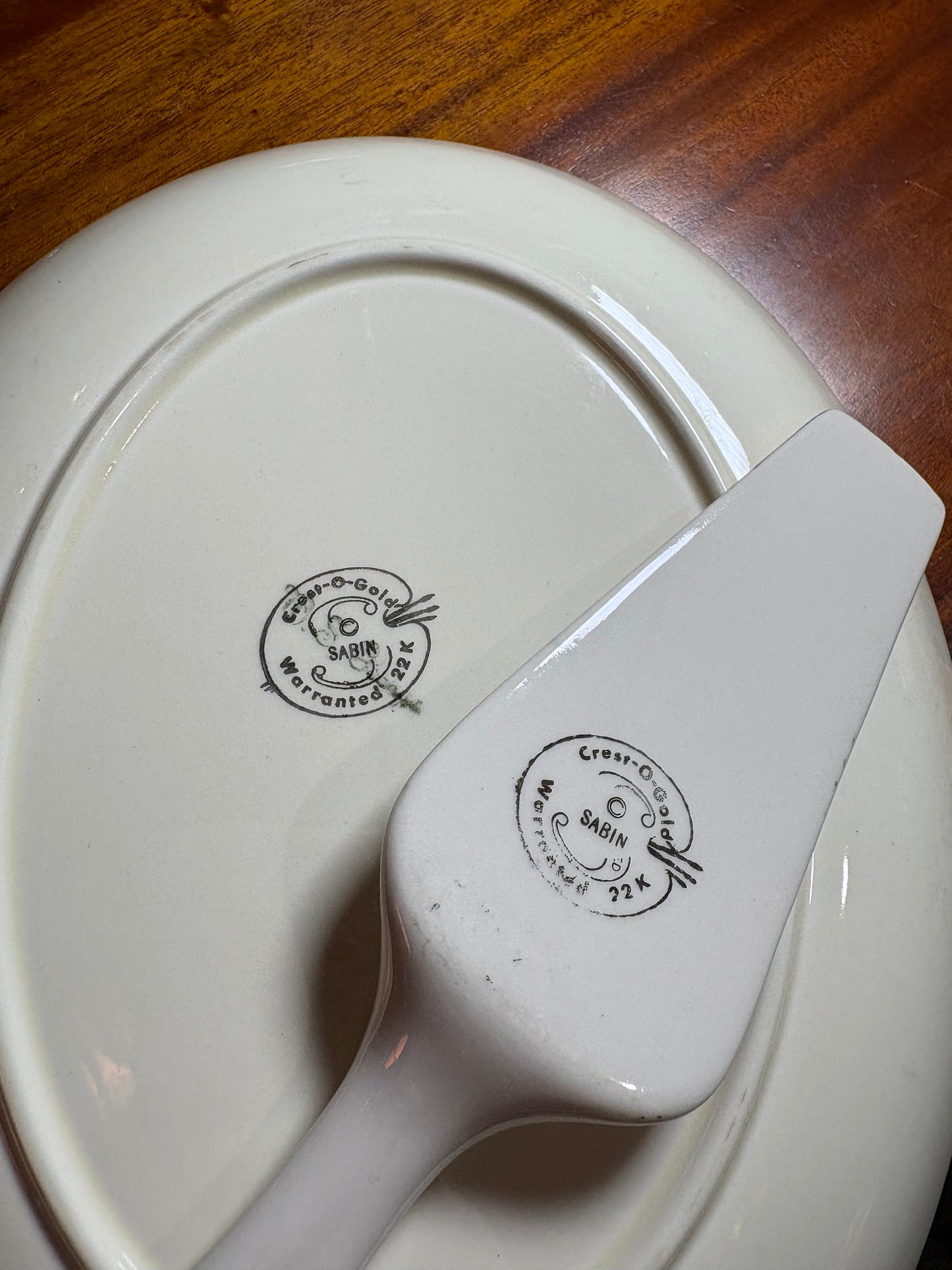 Sabin Crest-O-Gold Platter Set