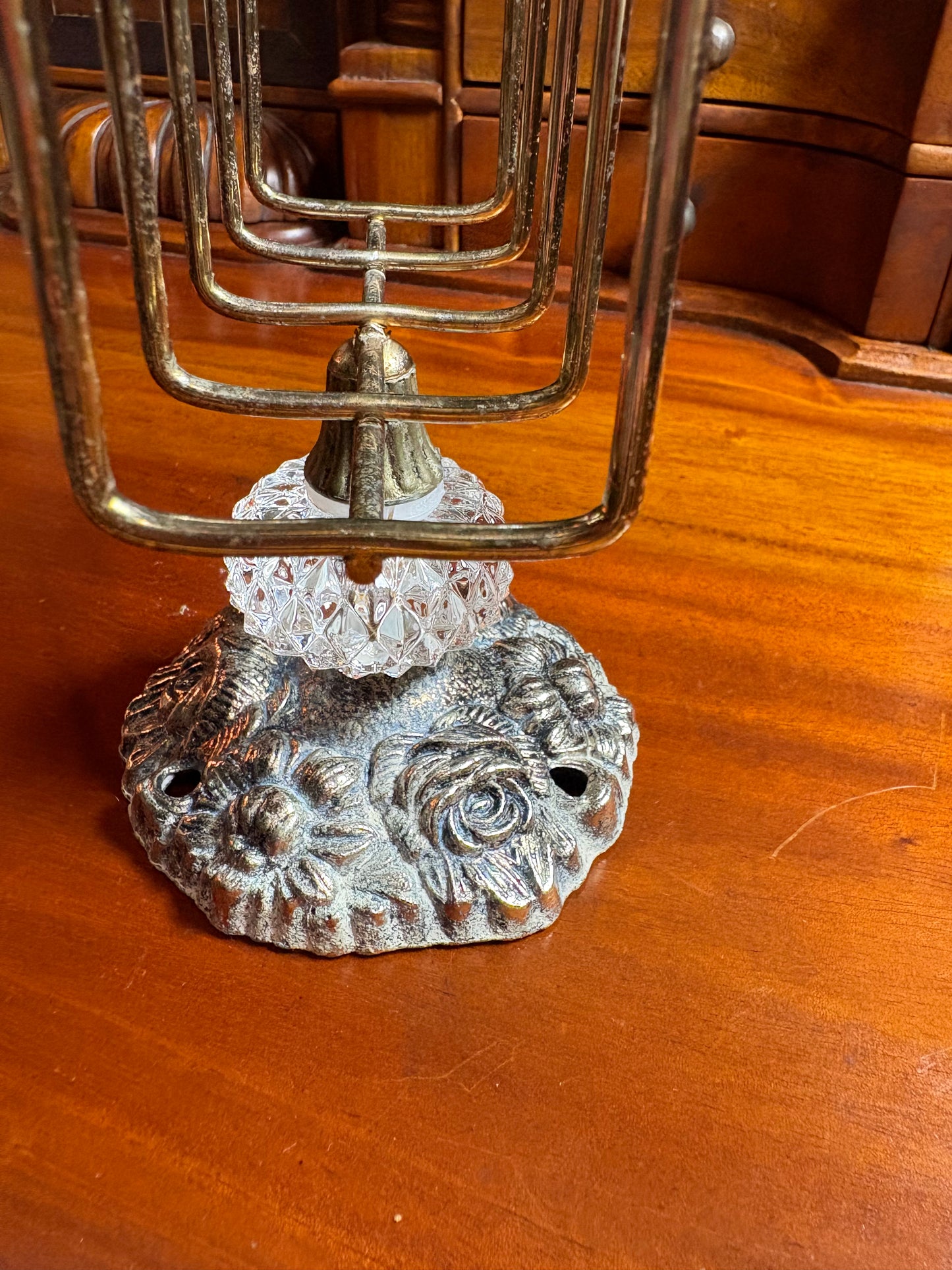 Pedestal Wire Crystal Napkin Holder